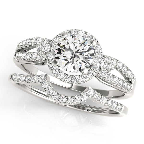 Round Halo Diamond Engagement Ring · 0.25 ct tw