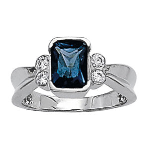 Emerald Gemstone Fashion Ring · 0.16 ct tw