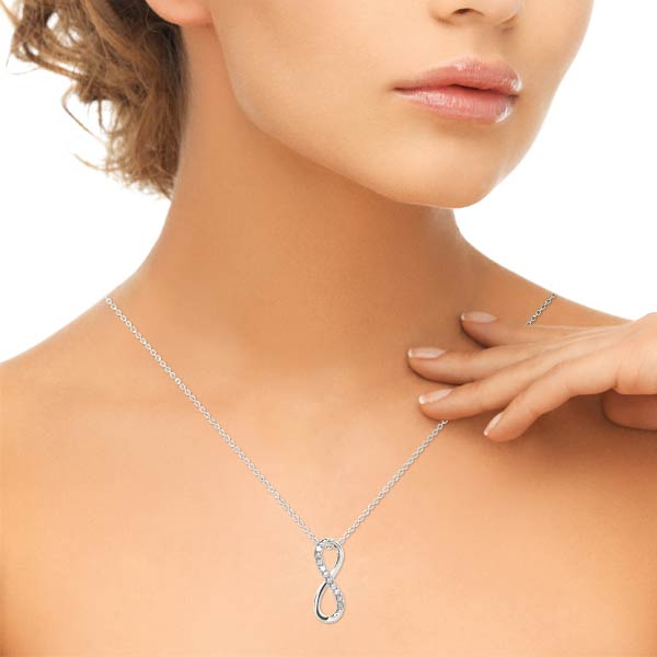 Fashion Diamond Pendant · 0.10 ct tw