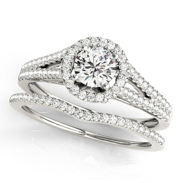 Round Halo Diamond Engagement Ring · 0.30 ct tw