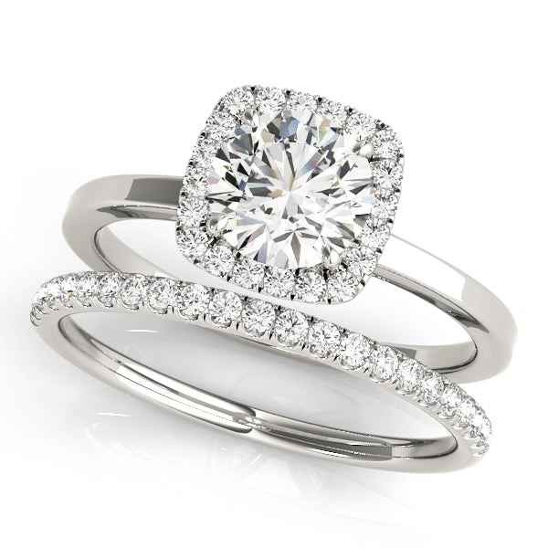 Round Halo Diamond Engagement Ring · 0.60 ct tw