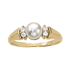 Pearl Gemstone Fashion Ring · 0.10 ct tw