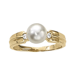 Pearl Gemstone Fashion Ring · 0.05 ct tw