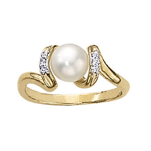 Pearl Gemstone Fashion Ring · 0.06 ct tw