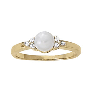 Pearl Gemstone Fashion Ring · 0.06 ct tw